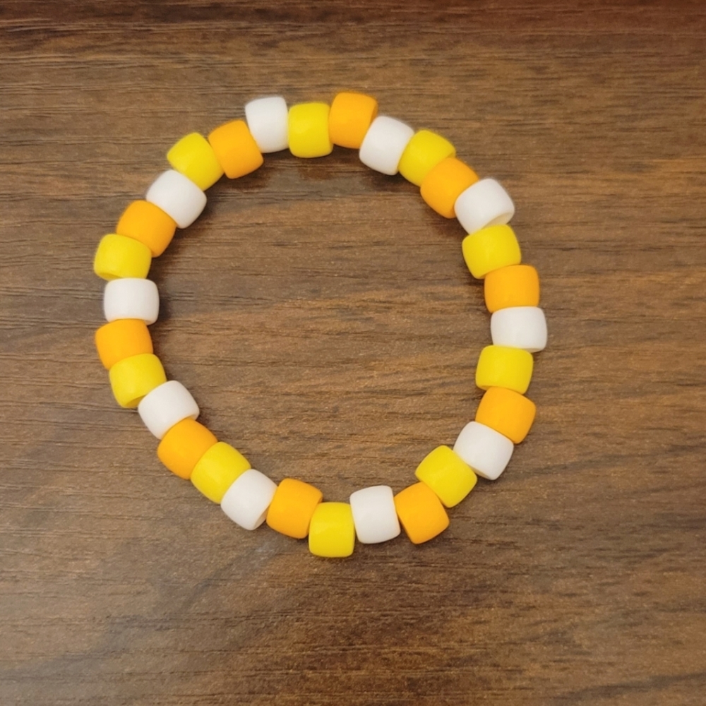 Candy corn Halloween bracelet 🎃